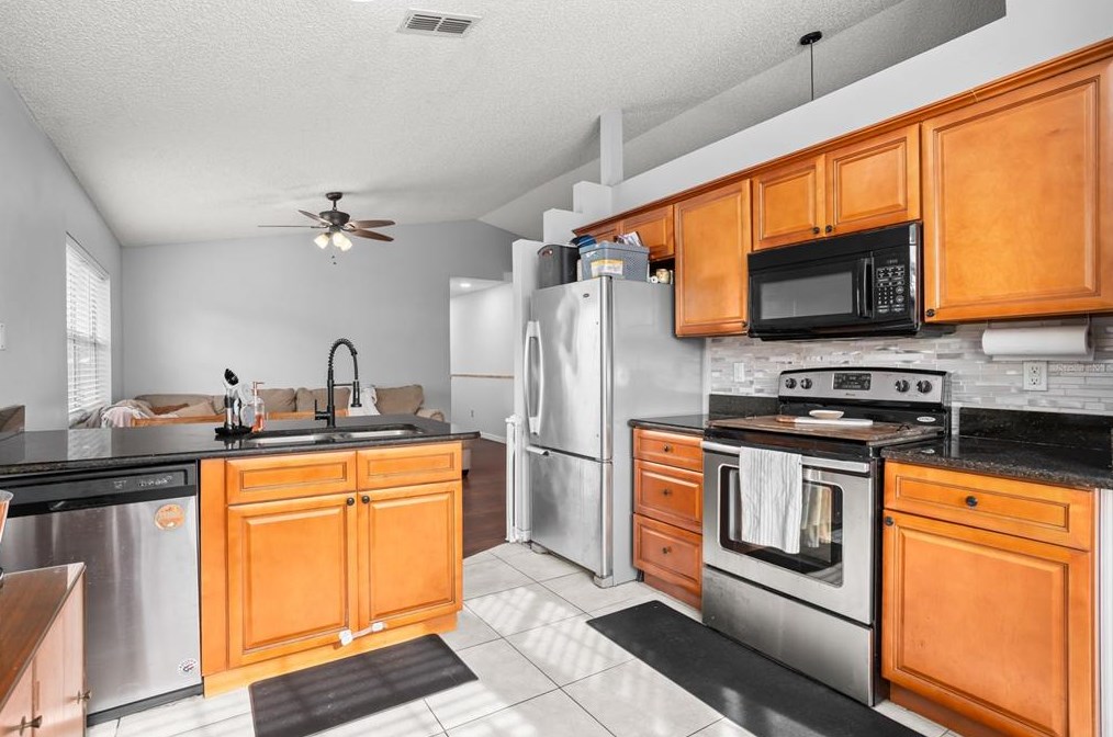 1195 Perch Dr, Saint Cloud FL  34771-9487 exterior