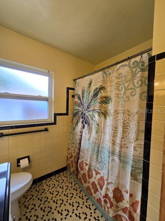 6531 2nd Ave, Saint Petersburg FL  33707-1311 exterior