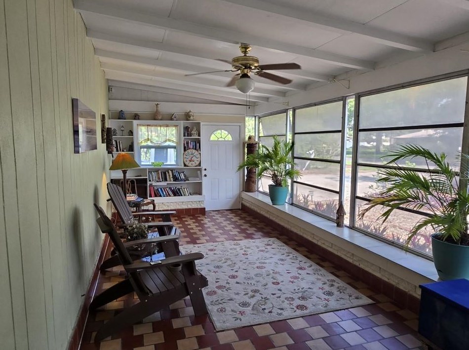 6531 2nd Ave, Saint Petersburg FL  33707-1311 exterior