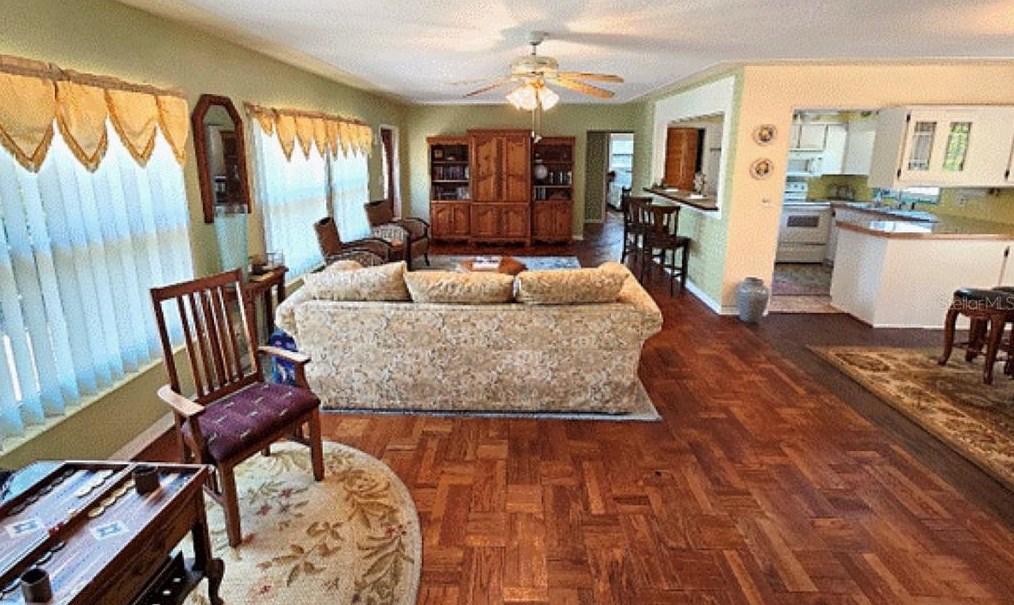 6531 2nd Ave, Saint Petersburg FL  33707-1311 exterior