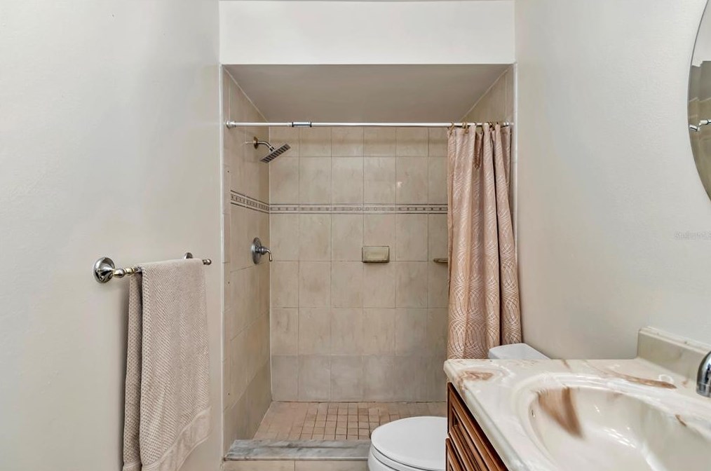 10103 Chesham Dr, Orlando FL  32817-3281 exterior