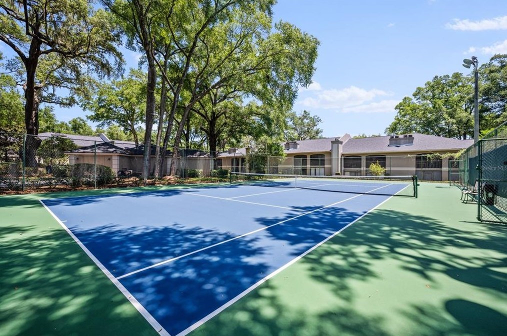 1055 Kensington Park Dr, Altamonte Springs FL  32714-1911 exterior