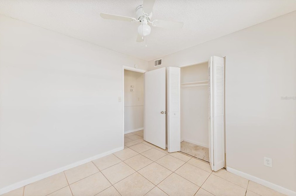 1043 Aaron Dr, Deltona FL  32725-7339 exterior