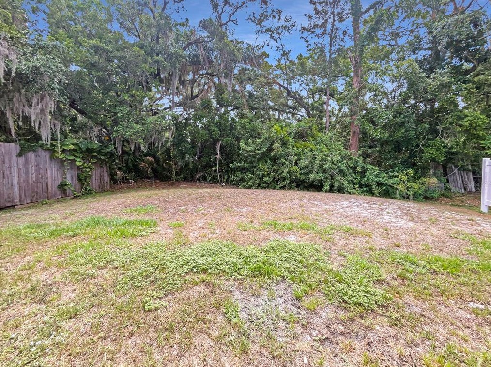 2950 Oriente Ave, Sarasota FL  exterior