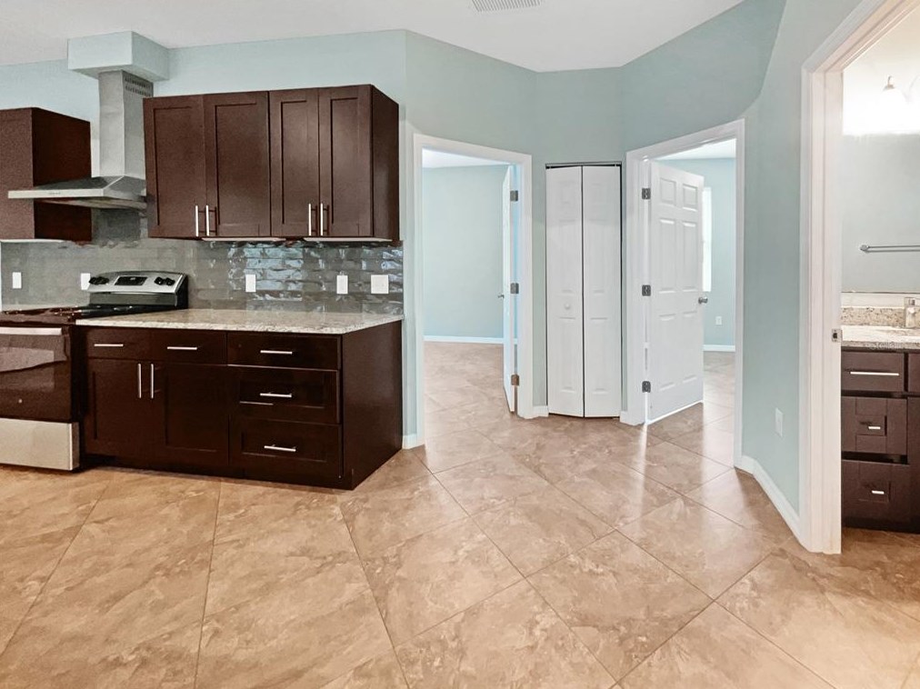 2950 Oriente Ave, Sarasota FL  exterior