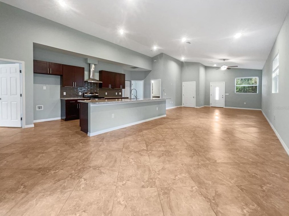 2950 Oriente Ave, Sarasota FL  exterior
