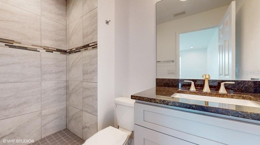 669 Lakeshore Pkwy, Davenport FL  33896-7861 exterior