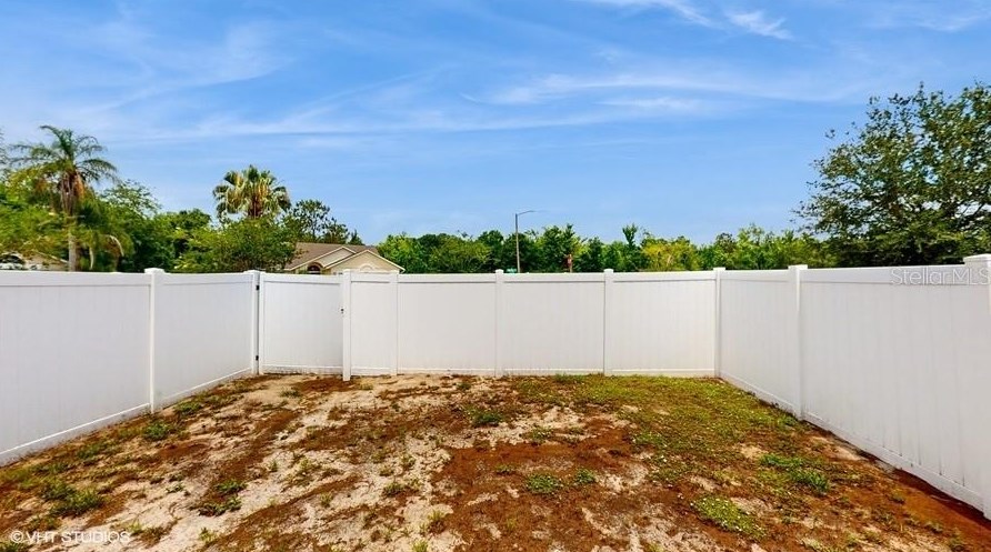 669 Lakeshore Pkwy, Davenport FL  33896-7861 exterior