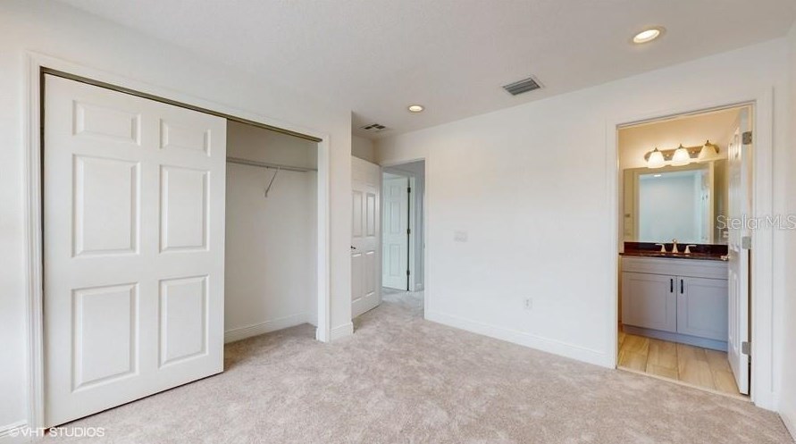 669 Lakeshore Pkwy, Davenport FL  33896-7861 exterior