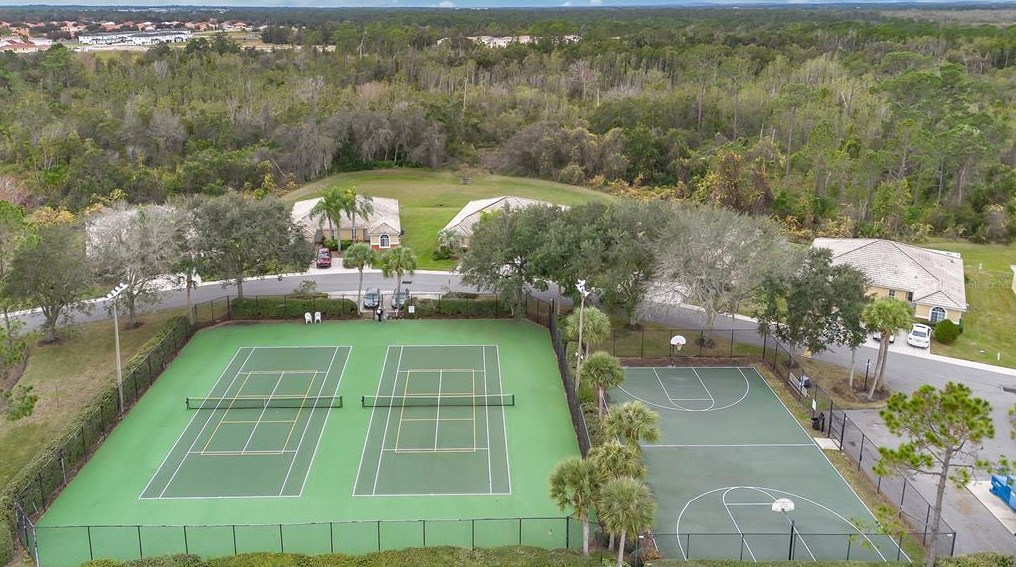 2212 Mystic Ring Loop, Kissimmee FL  34759-5398 exterior