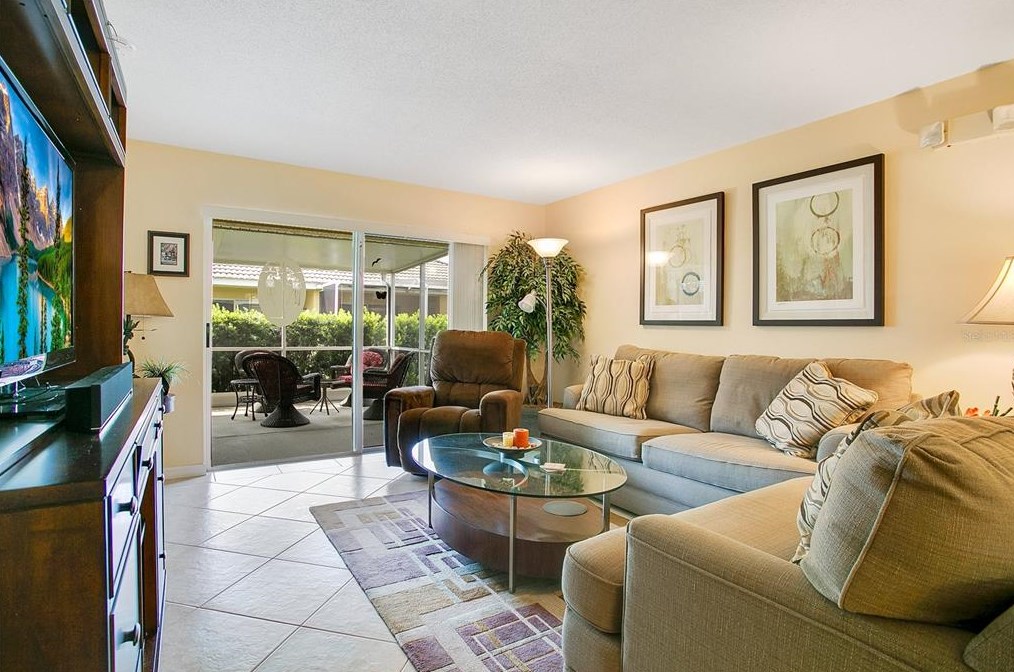 2212 Mystic Ring Loop, Kissimmee FL  34759-5398 exterior