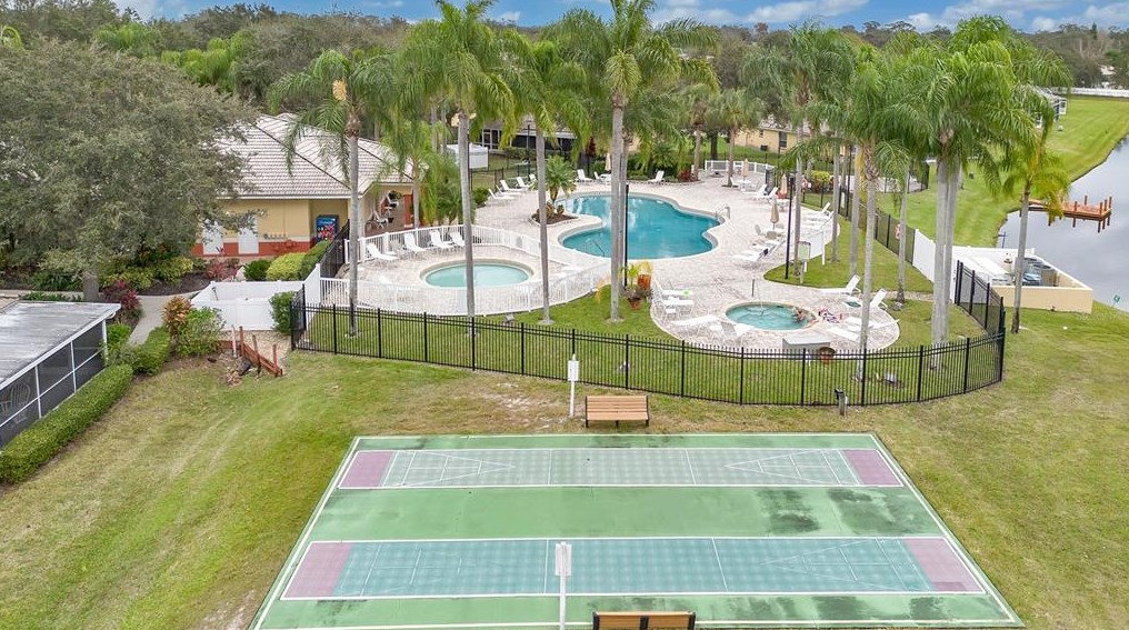 2212 Mystic Ring Loop, Kissimmee FL  34759-5398 exterior