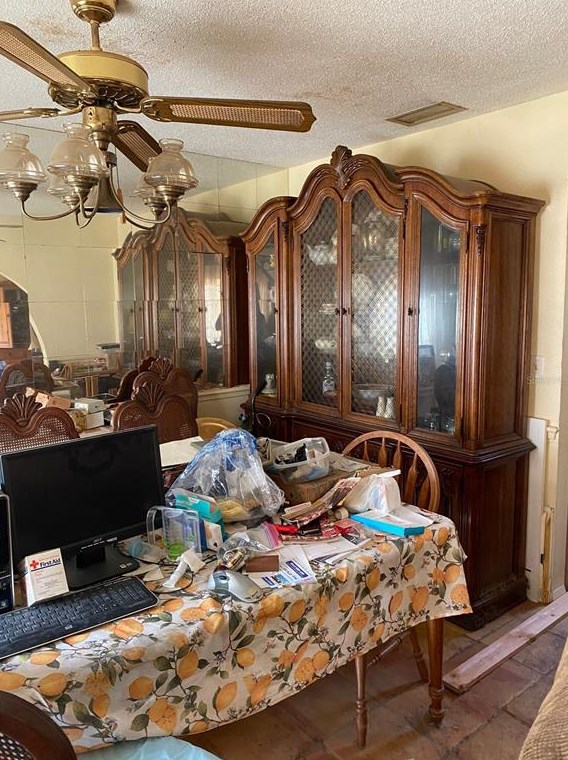 1075 Seminole Ave, Altamonte Springs FL 32701-2052 exterior