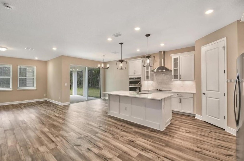 320 Birkdale Dr, Daytona Beach FL  32124-2054 exterior