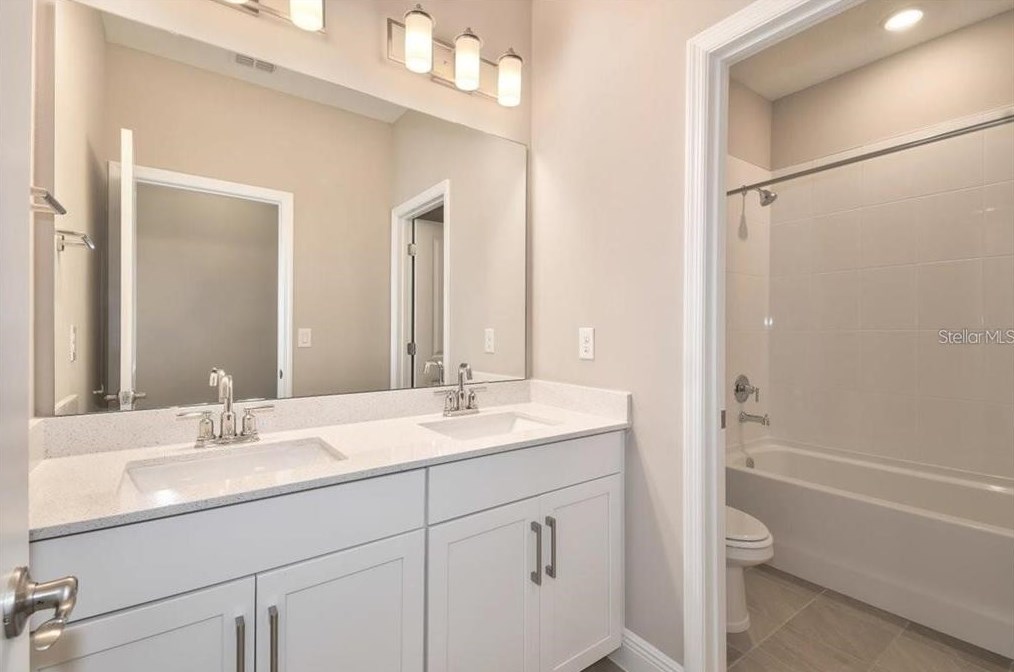 320 Birkdale Dr, Daytona Beach FL  32124-2054 exterior