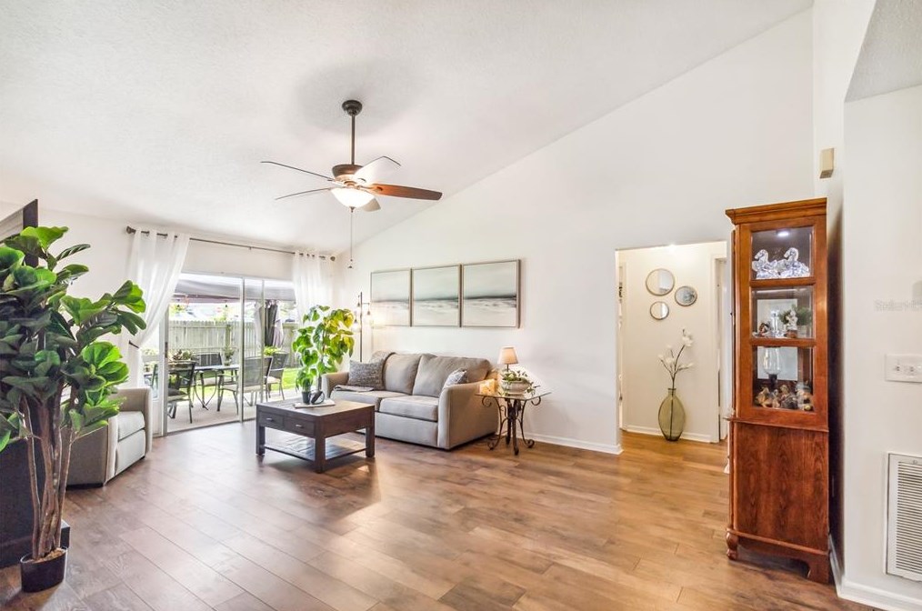 201 Cervidae Dr, Apopka FL  32703-3112 exterior