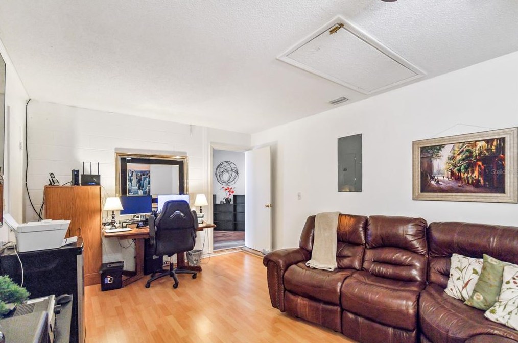 201 Cervidae Dr, Apopka FL  32703-3112 exterior