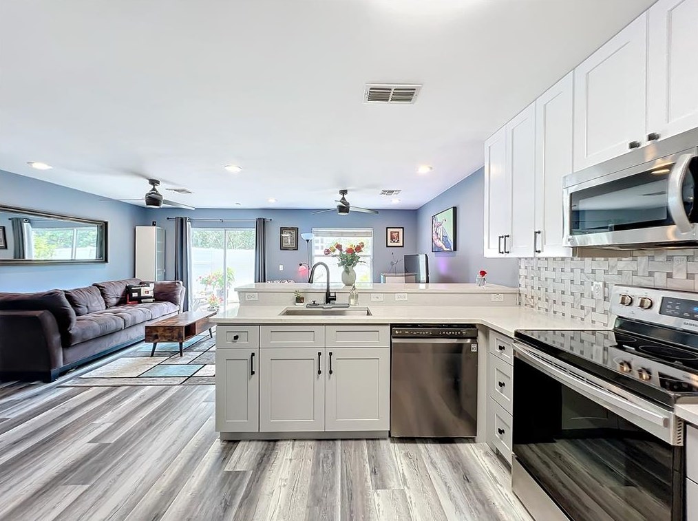 13019 Lexington Summit St, Orlando FL  32828-4309 exterior