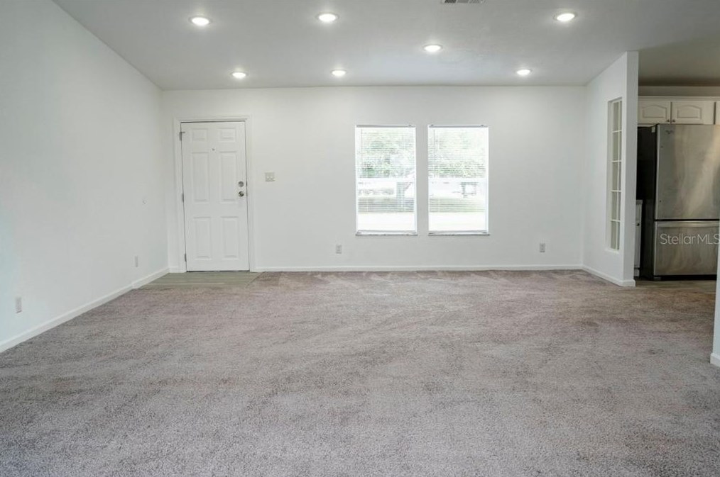 3720 Silver Lake Dr, Kissimmee FL  34744-9469 exterior