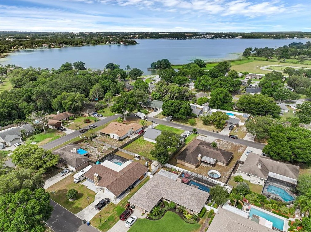 5441 Houston Dr, Lakeland FL  33809-4266 exterior