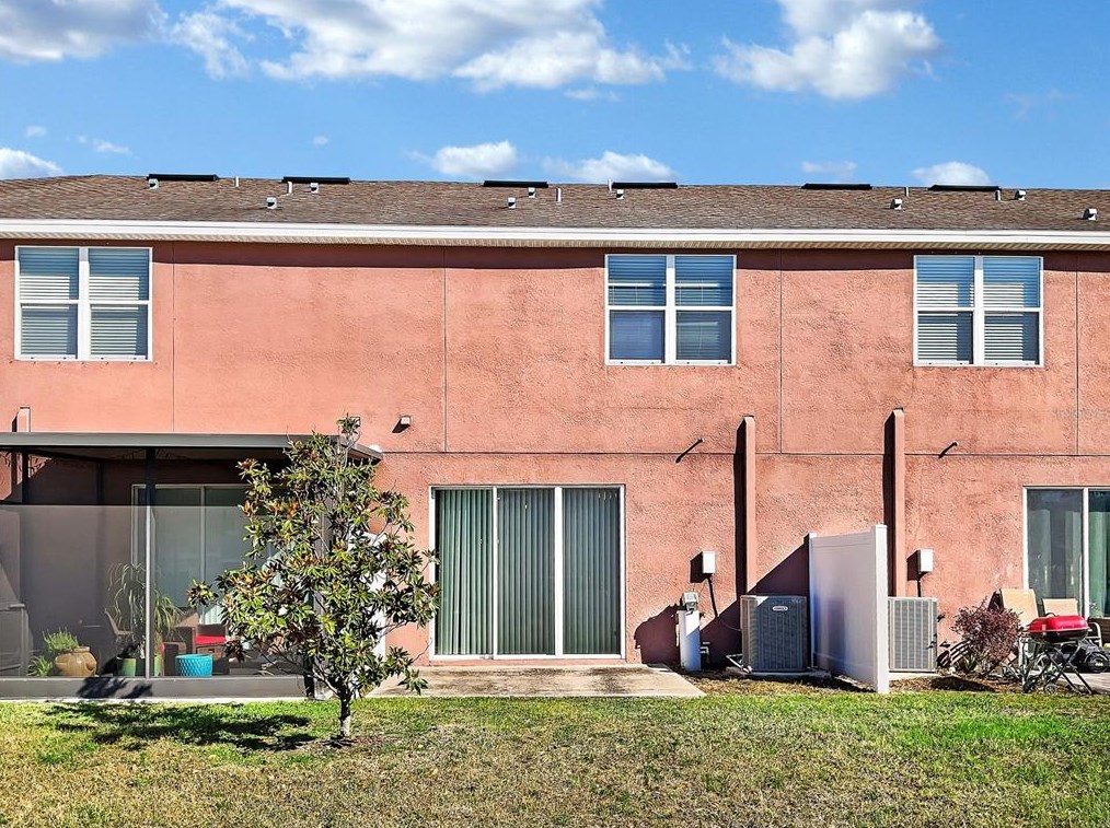 7086 Towne Lake Rd, Riverview FL  33578-8403 exterior