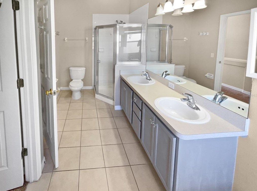 13230 Thoroughbred Loop, Largo FL  33773-1670 exterior