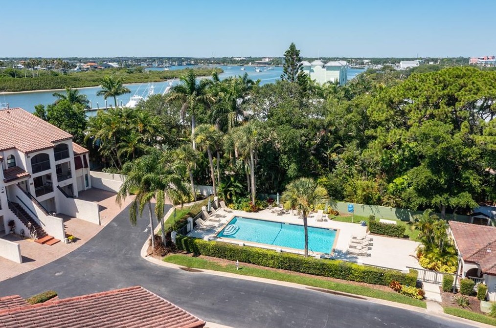 137 Marina Bay Dr, New Smyrna FL 32169-5318 exterior