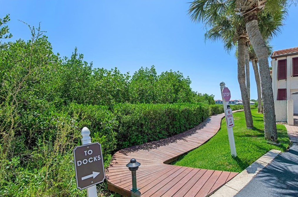 137 Marina Bay Dr, New Smyrna FL 32169-5318 exterior