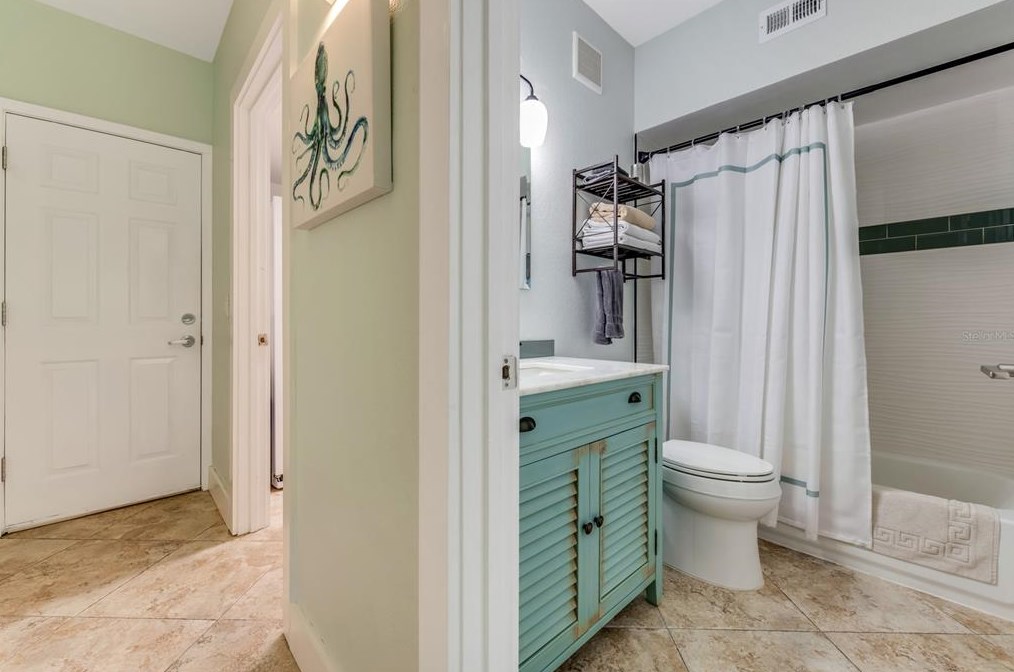 137 Marina Bay Dr, New Smyrna FL 32169-5318 exterior