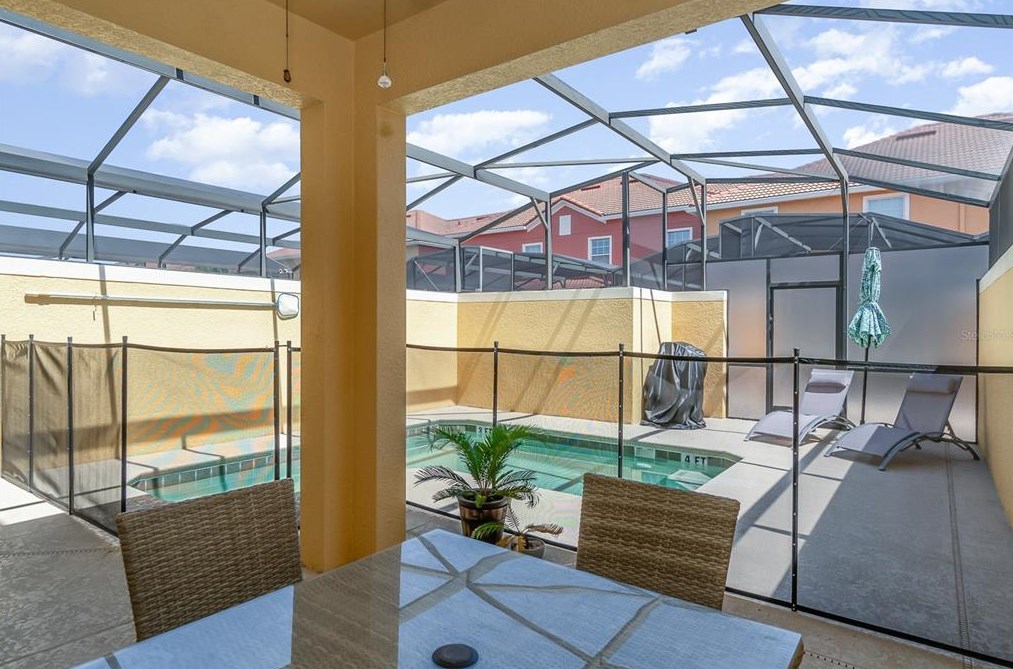 8955 California Palm Rd, Kissimmee FL 34747-1575 exterior