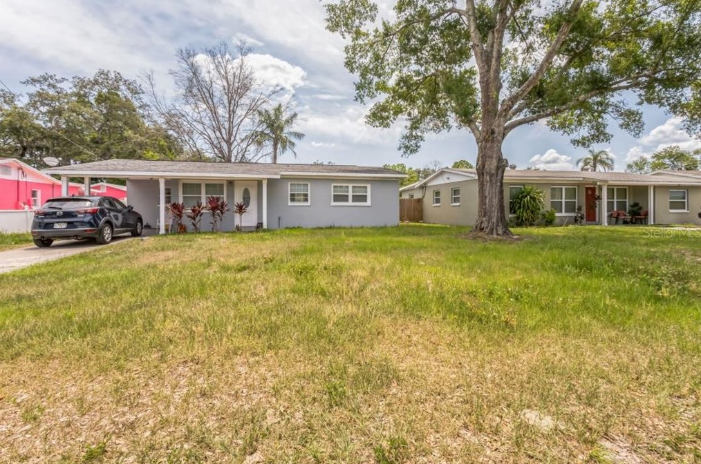 8611 Chinaberry Dr, Tampa FL  33637-6421 exterior