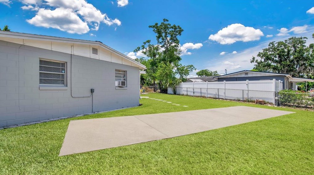 2338 Vincent Rd, Orlando FL  32817-4326 exterior