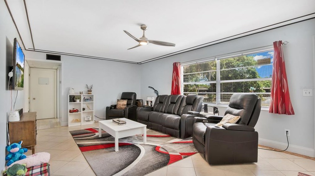 2338 Vincent Rd, Orlando FL  32817-4326 exterior