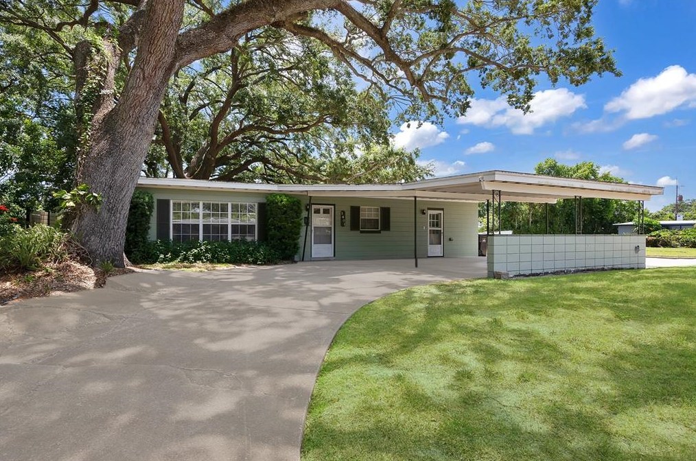 1401 Canberra Ave, Orlando FL  32806-1779 exterior