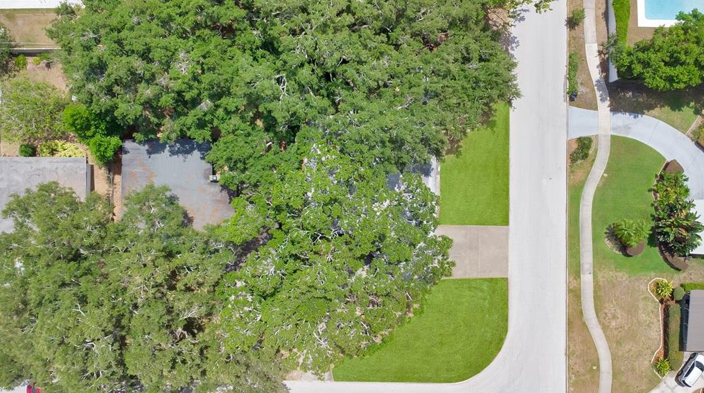 1401 Canberra Ave, Orlando FL  32806-1779 exterior