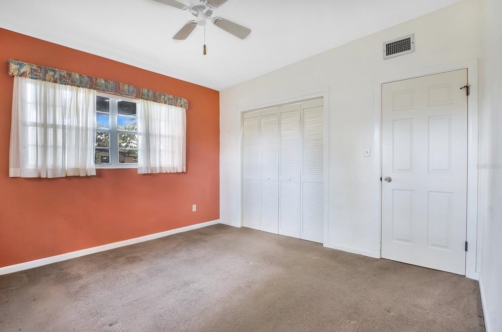 1401 Canberra Ave, Orlando FL  32806-1779 exterior