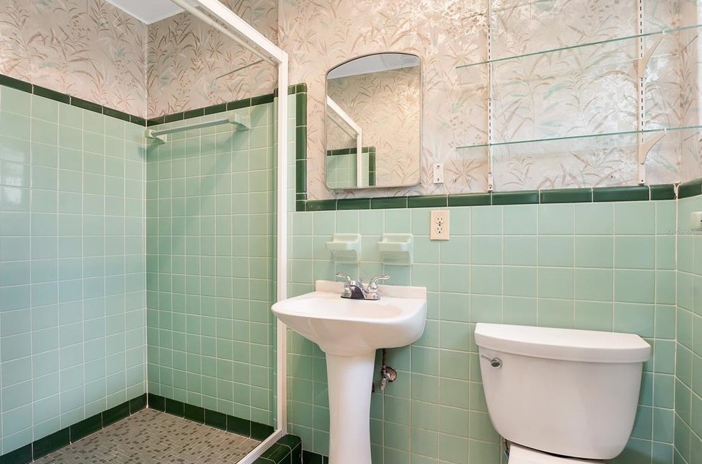 1401 Canberra Ave, Orlando FL  32806-1779 exterior