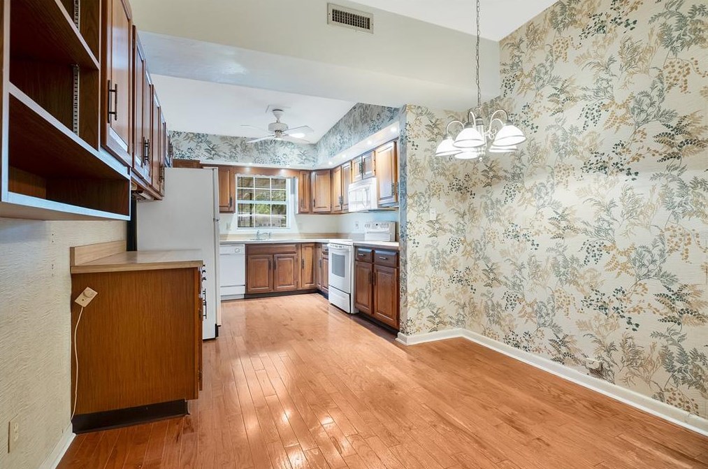 1401 Canberra Ave, Orlando FL  32806-1779 exterior