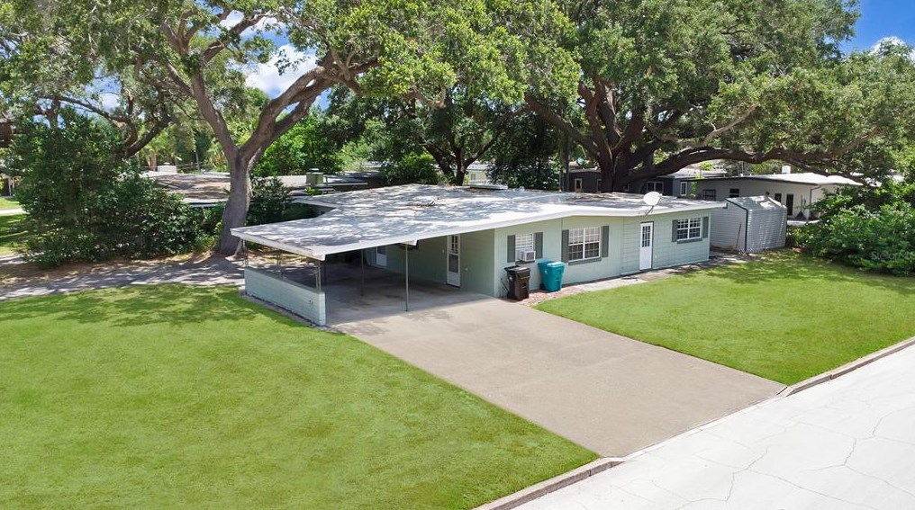 1401 Canberra Ave, Orlando FL  32806-1779 exterior