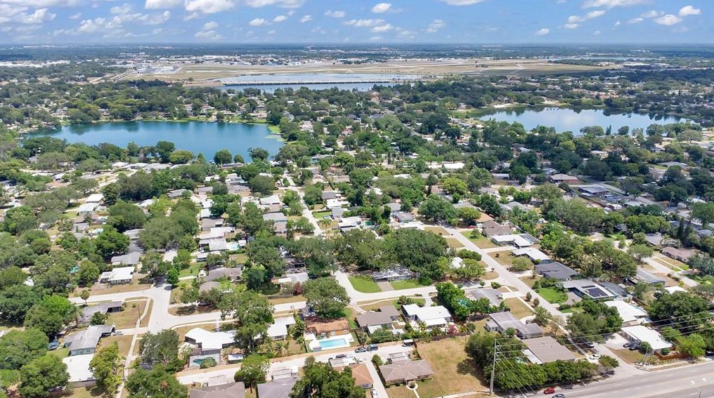 1401 Canberra Ave, Orlando FL  32806-1779 exterior