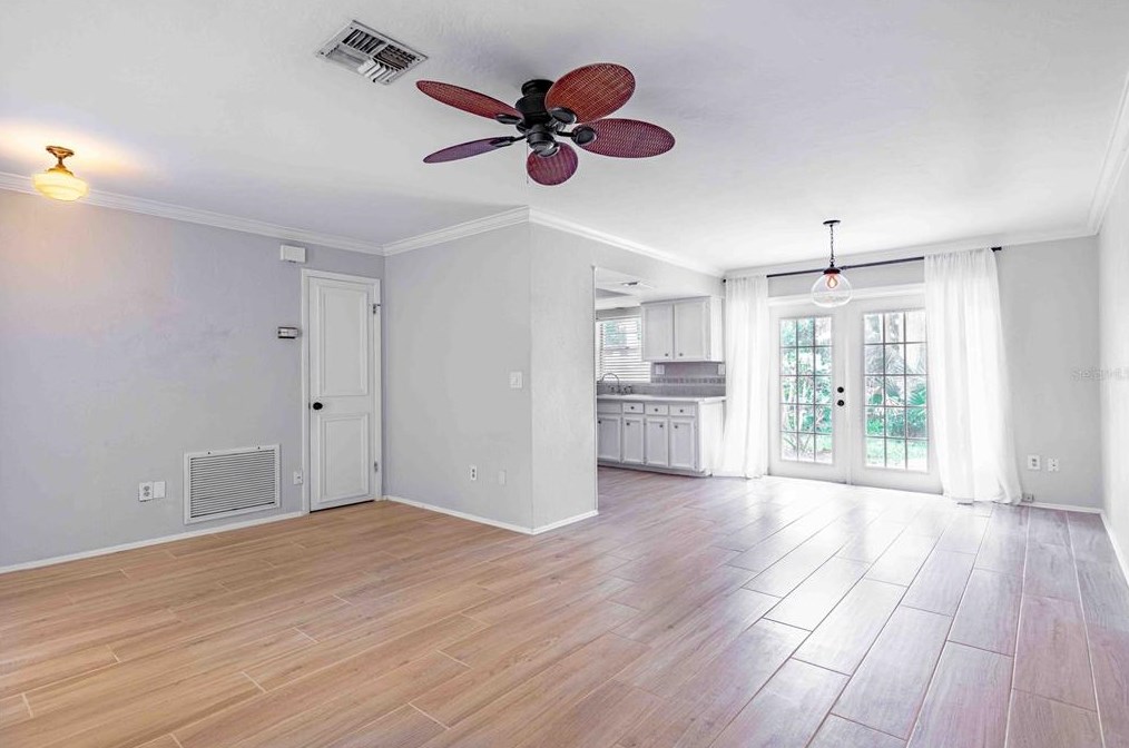 4658 Saxon Dr, New Smyrna FL  32169-4319 exterior
