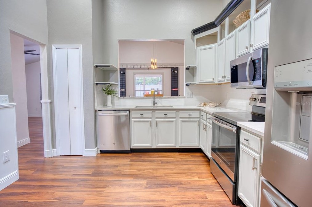 933 Islander Ave, Orlando FL  32825-8130 exterior