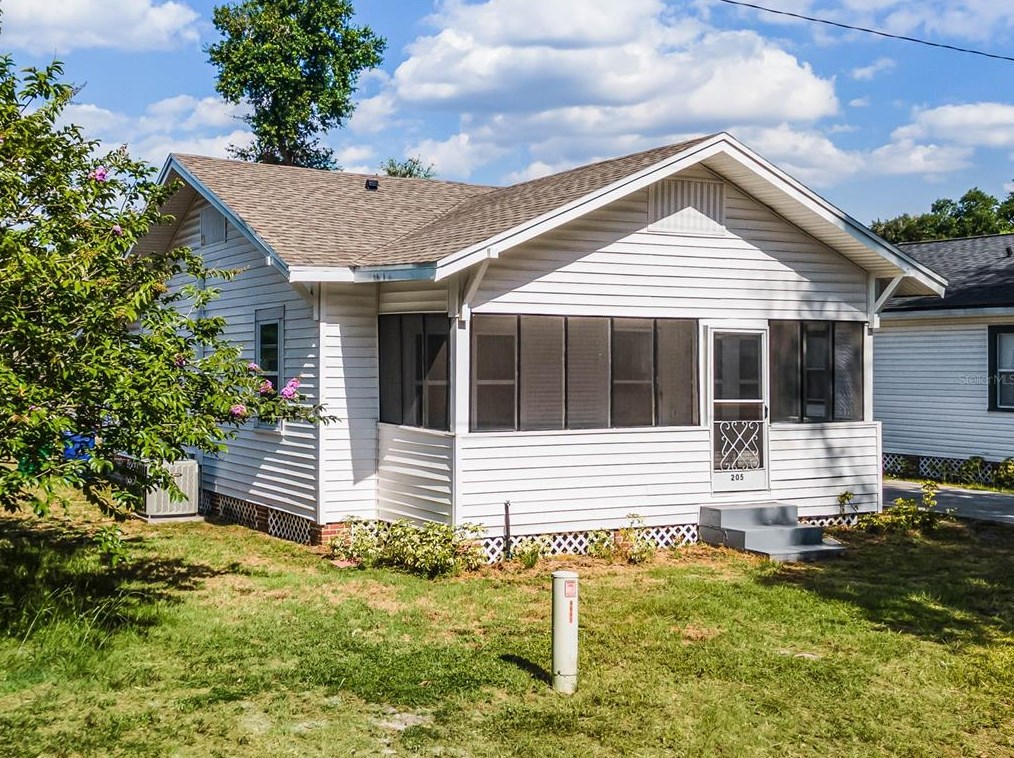 205 3 St, Winter Garden FL  34787-3609 exterior