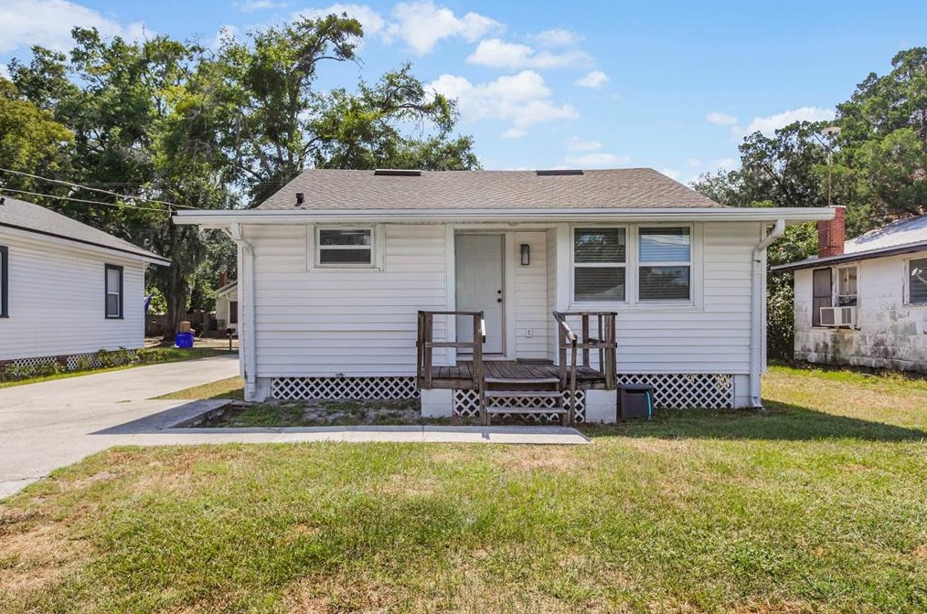 205 3 St, Winter Garden FL  34787-3609 exterior