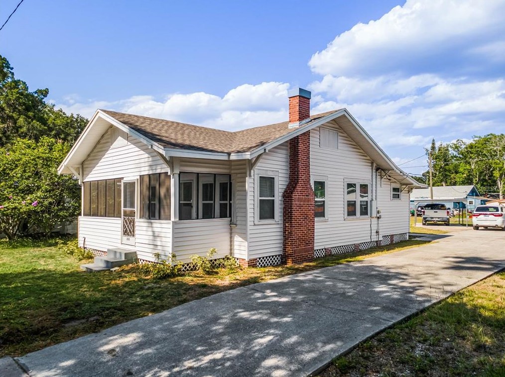 205 3rd St, Winter Garden FL  34787-3609 exterior