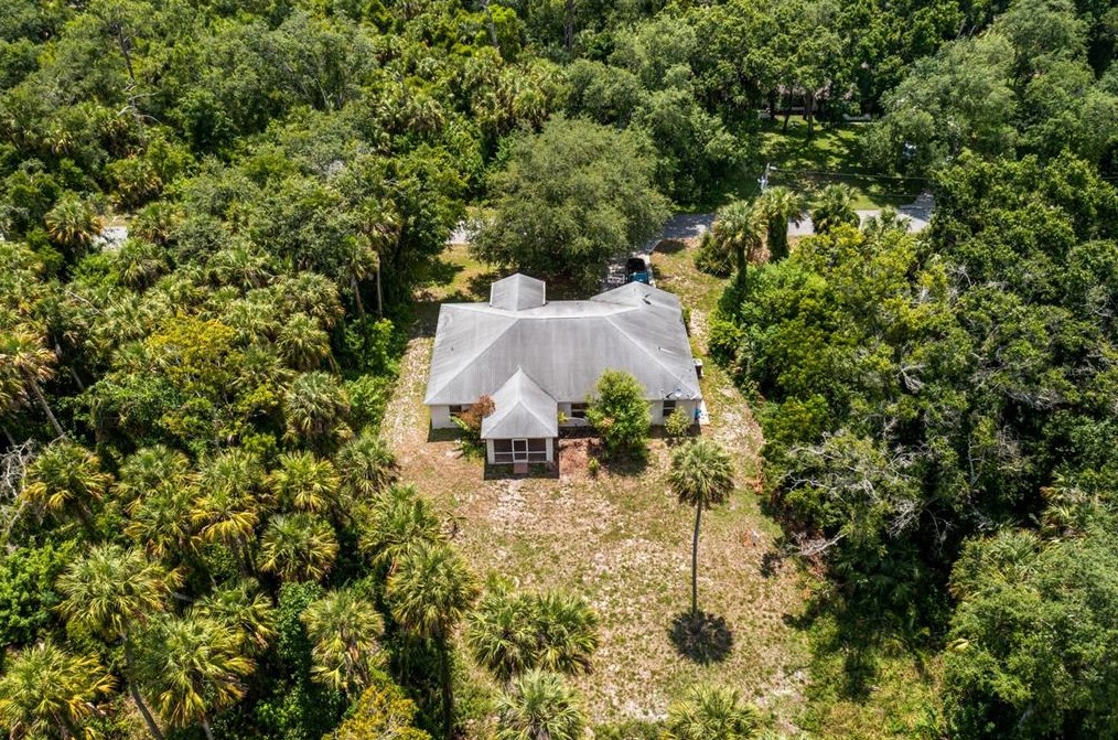 512 Prospect Ave, Lehigh Acres FL 33972-7921 exterior