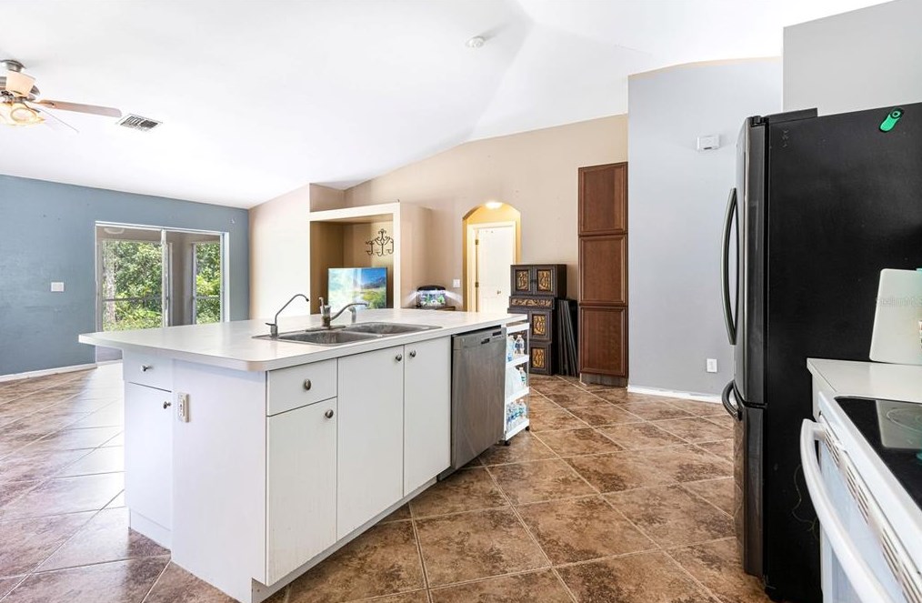 512 Prospect Ave, Lehigh Acres FL 33972-7921 exterior