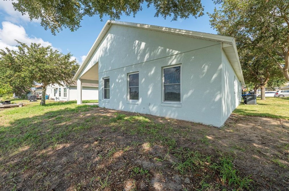 7526 Country Run Pkwy, Orlando FL  32818-8279 exterior
