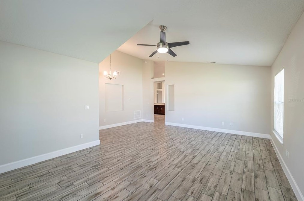 7526 Country Run Pkwy, Orlando FL  32818-8279 exterior