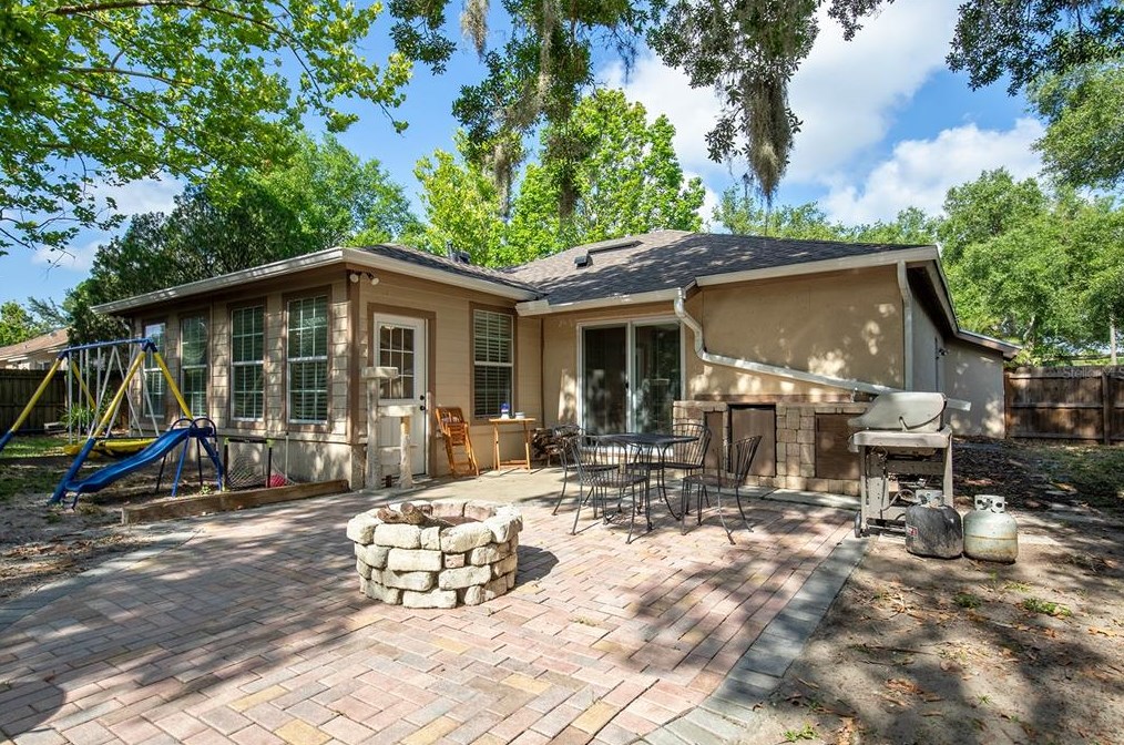 2072 Houndslake Dr, Winter Park FL  32792-6013 exterior